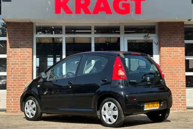 Peugeot 107 (2009) thumbnail 3