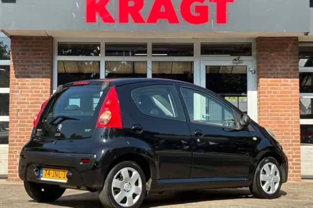 Peugeot 107 (2009) thumbnail 4