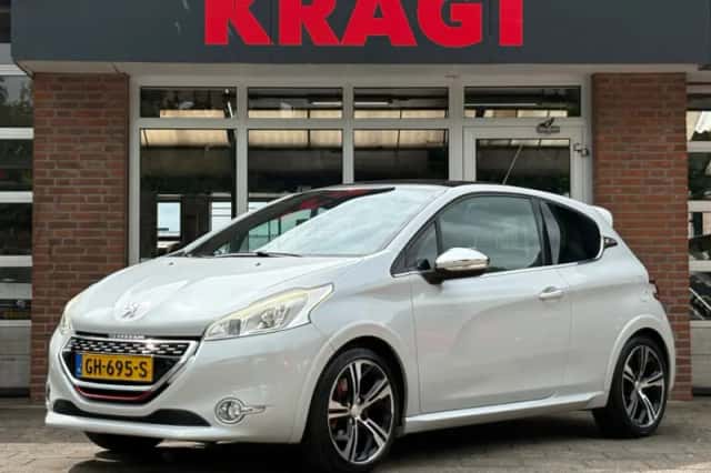 Peugeot 208 (2015) thumbnail 2