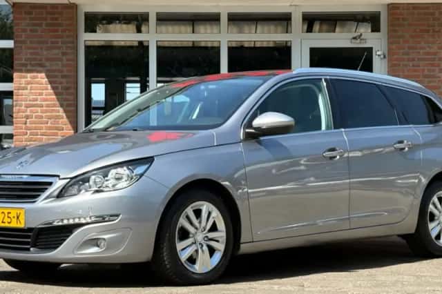 Peugeot 308 (2015) thumbnail 1