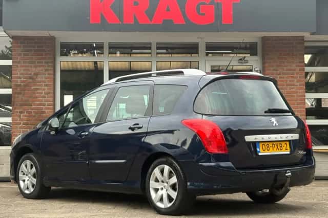 Peugeot 308 (2011) thumbnail 4