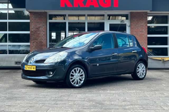 Renault Clio (2009) thumbnail 2