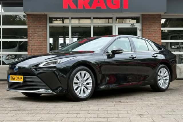 Toyota Mirai (2021) thumbnail 2
