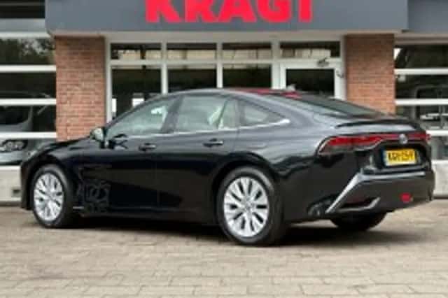 Toyota Mirai (2021) thumbnail 4