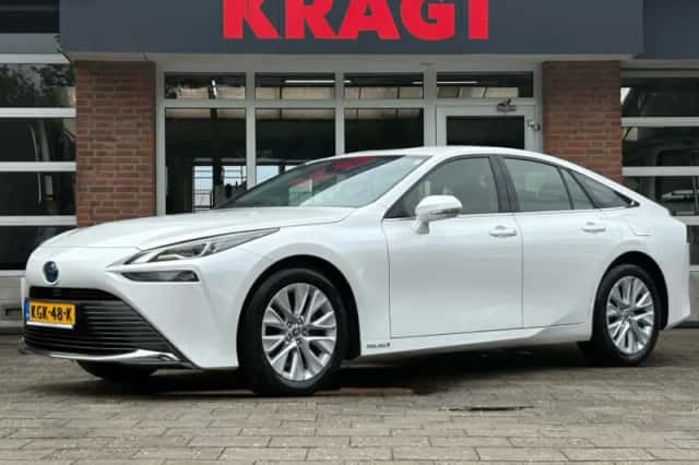 Toyota Mirai (2021) thumbnail 2