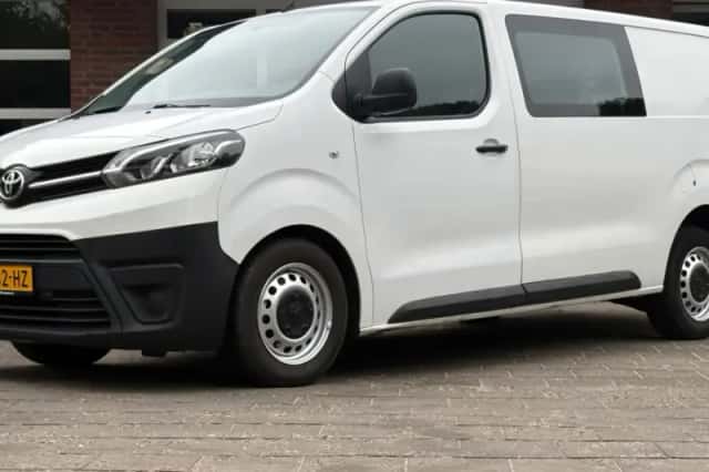 Toyota Proace (2017) thumbnail 1