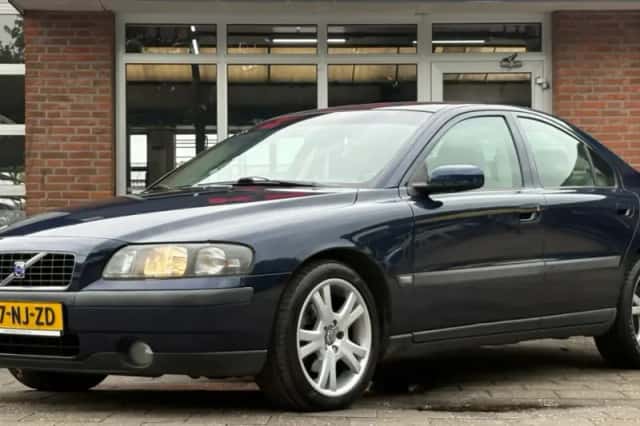 Volvo S60 (2003) thumbnail 1