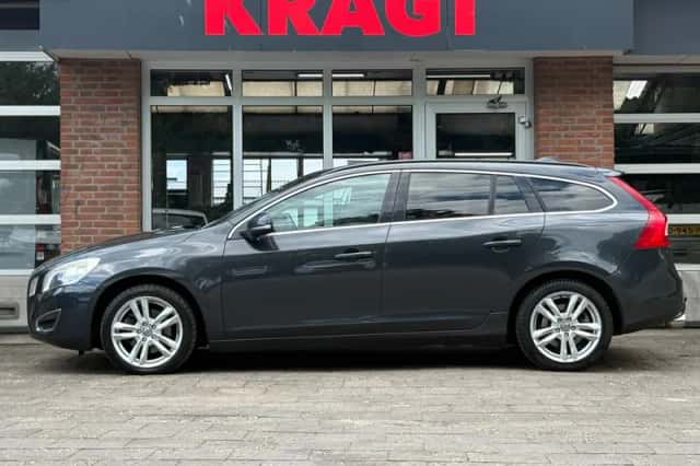 Volvo V60 (2011) thumbnail 3