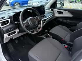Suzuki Swift (2025) thumbnail 7