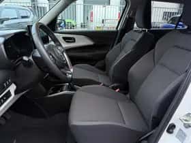 Suzuki Swift (2025) thumbnail 8
