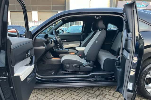 Mazda MX-30 (2023) thumbnail 8