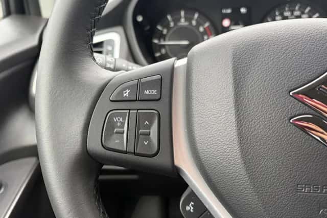 Suzuki S-Cross (2025) thumbnail 12