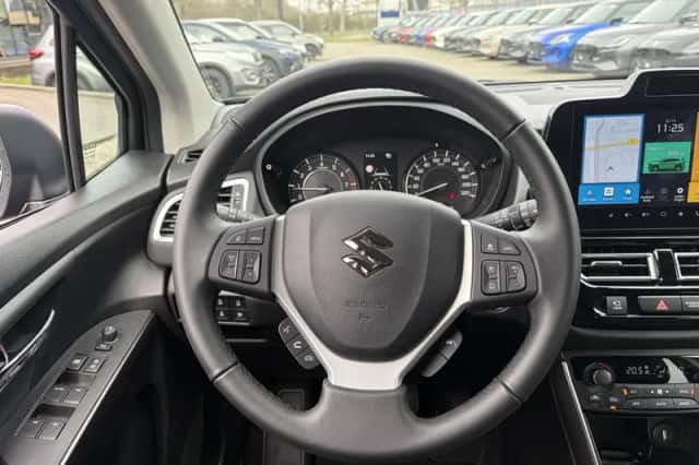 Suzuki S-Cross (2025) thumbnail 22