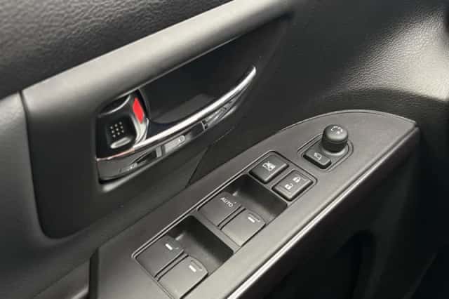 Suzuki S-Cross (2025) thumbnail 10