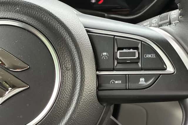 Suzuki Swift (2025) thumbnail 12