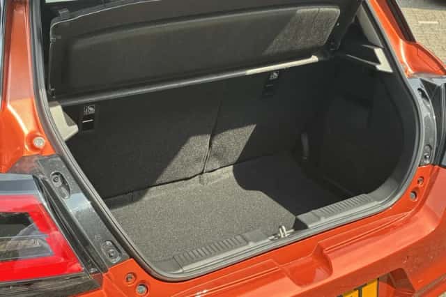 Suzuki Swift (2025) thumbnail 8