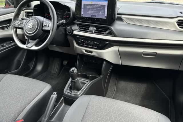 Suzuki Swift (2025) thumbnail 10