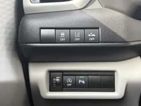 Suzuki Swift (2025) thumbnail 12