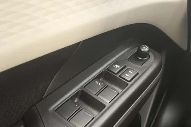 Suzuki Swift (2025) thumbnail 9