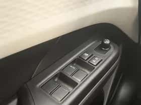 Suzuki Swift (2025) thumbnail 9