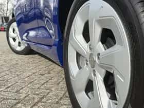 Suzuki Swift (2025) thumbnail 10