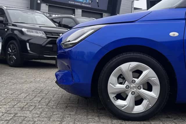 Suzuki Swift (2025) thumbnail 4