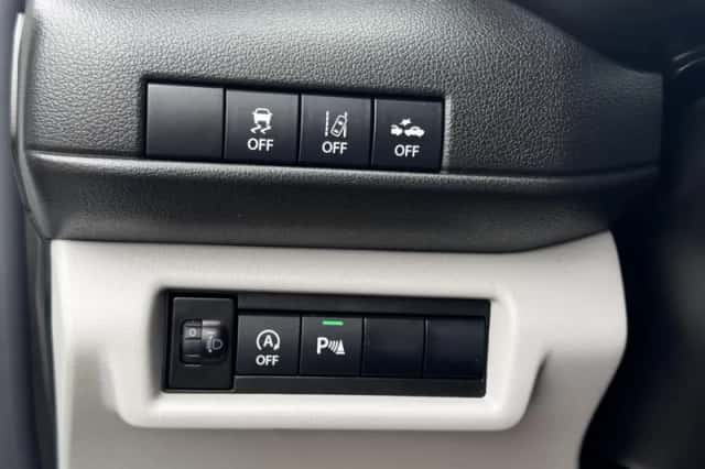 Suzuki Swift (2025) thumbnail 12