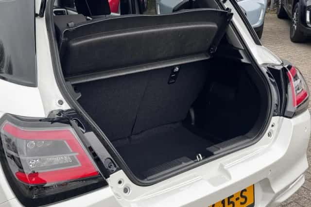 Suzuki Swift (2025) thumbnail 23