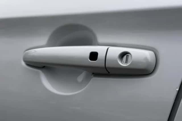 Suzuki Swift (2025) thumbnail 25