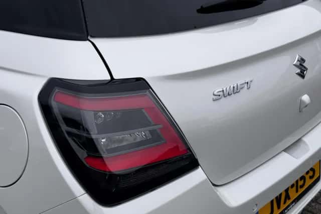 Suzuki Swift (2025) thumbnail 6