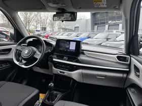 Suzuki Swift (2025) thumbnail 8