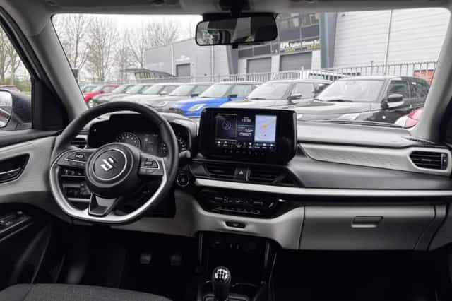 Suzuki Swift (2025) thumbnail 9