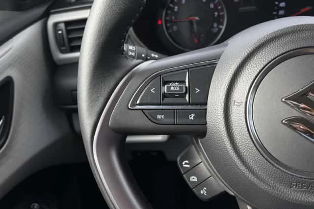 Suzuki Swift (2025) thumbnail 11