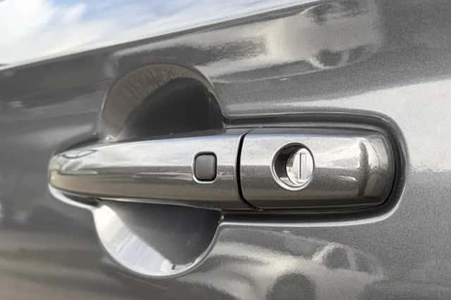 Suzuki Swift (2025) thumbnail 7
