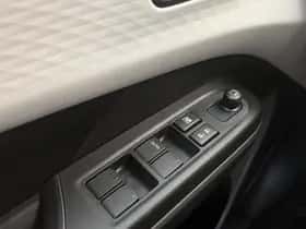 Suzuki Swift (2025) thumbnail 9