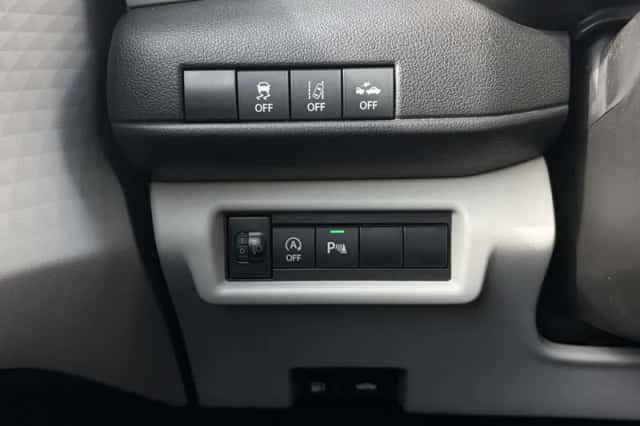Suzuki Swift (2025) thumbnail 10