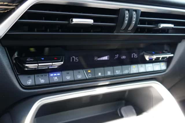Mazda CX-80 (2026) thumbnail 22