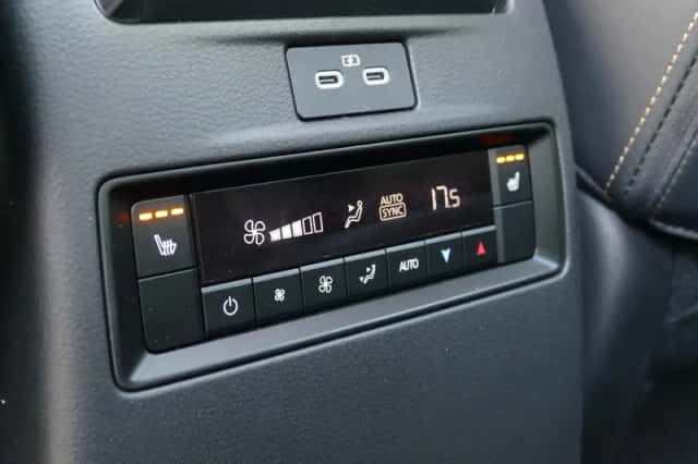 Mazda CX-80 (2026) thumbnail 25