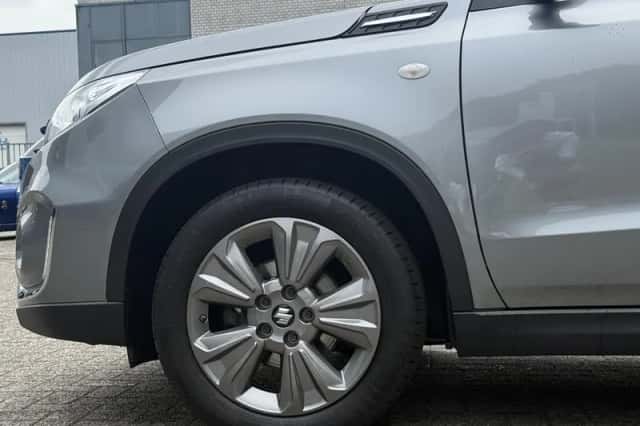 Suzuki Vitara (2019) thumbnail 4