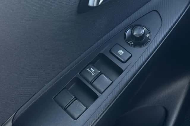 Mazda 2 (2016) thumbnail 16