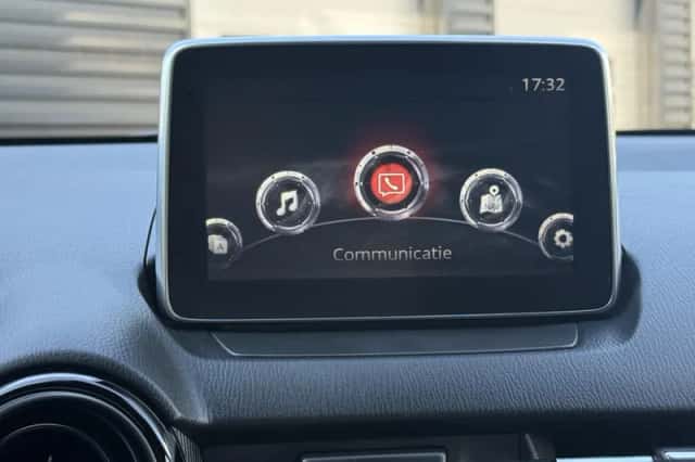 Mazda 2 (2016) thumbnail 18