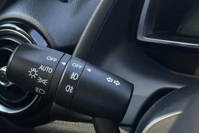 Mazda 2 (2016) thumbnail 8