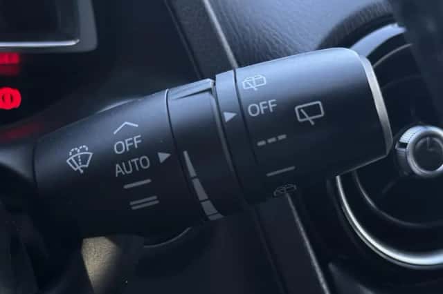 Mazda 2 (2016) thumbnail 9