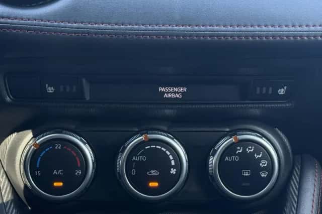Mazda 2 (2016) thumbnail 10