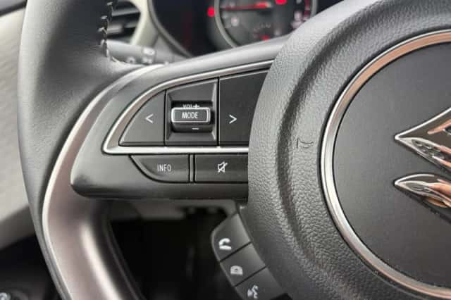 Suzuki Swift (2025) thumbnail 12