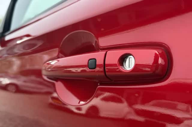 Suzuki Swift (2025) thumbnail 7