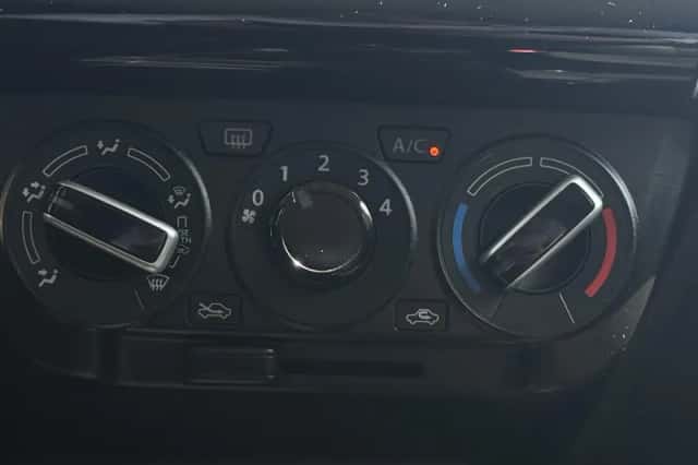 Suzuki Swift (2024) thumbnail 11