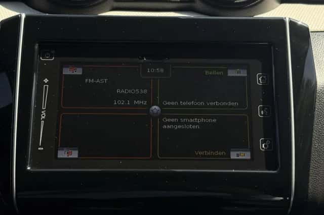 Suzuki Swift (2024) thumbnail 12