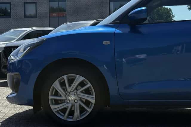 Suzuki Swift (2024) thumbnail 3
