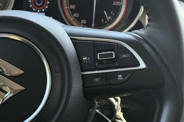 Suzuki Swift (2024) thumbnail 9